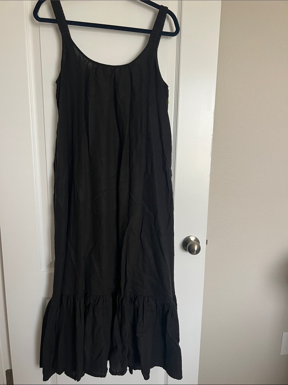 Velvet by Graham & Spencer Black Sleeveless Ruffle-Hem Midi Dress